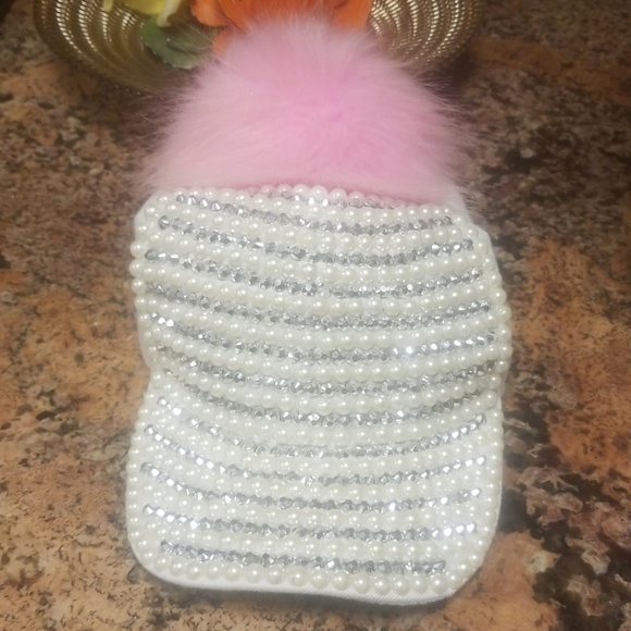 Hat with embellishments and fur pom pom - Picture 7 of 8